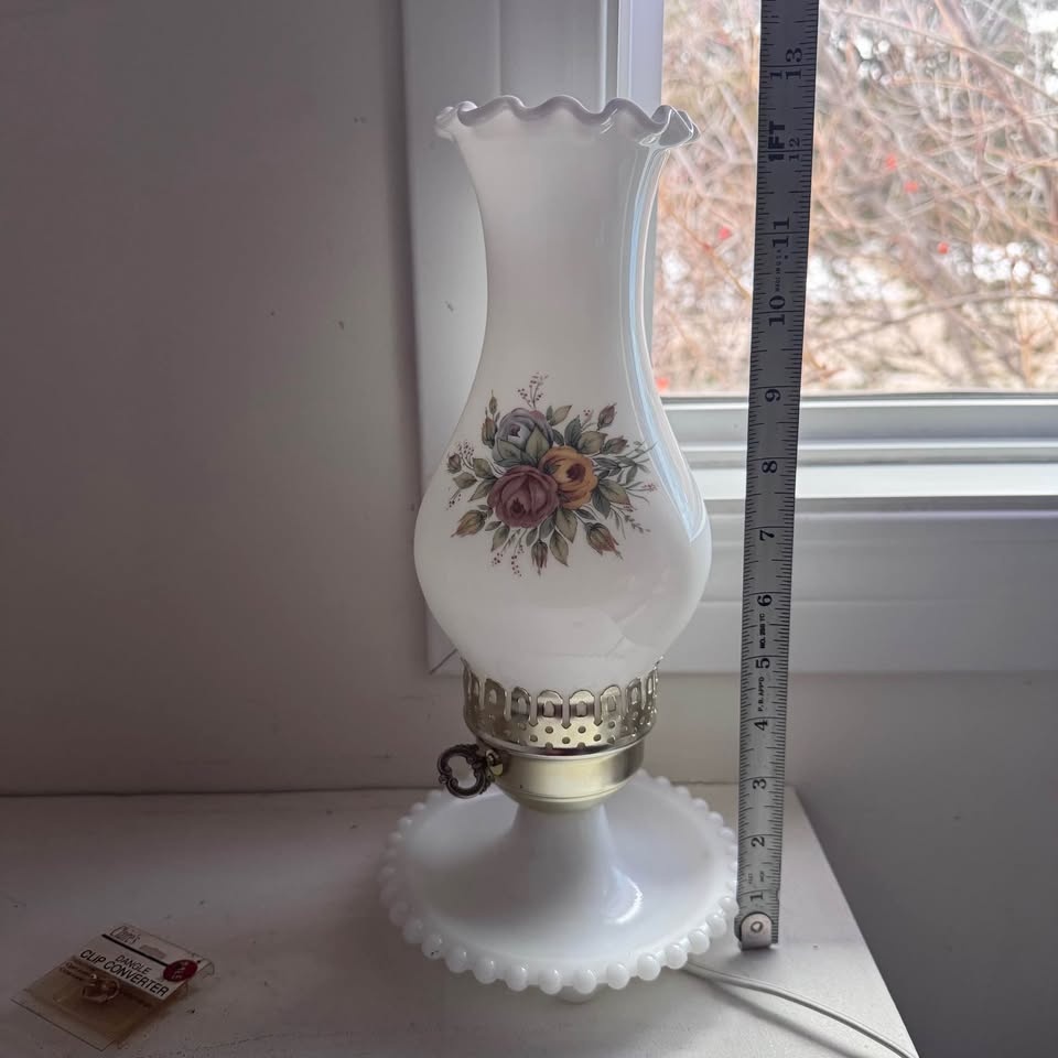 Vintage Milk Glass Table Lamp - photo 5