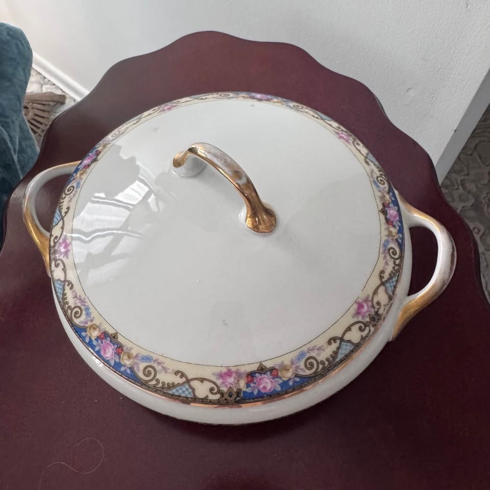 Vintage JS Maier Round Covered Vegetable Bowl: Floral Dinnerware - photo 2