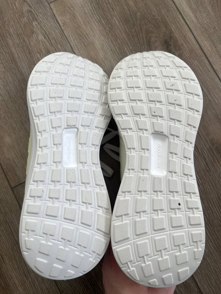 Women's Adidas White Running Shoe - photo 3