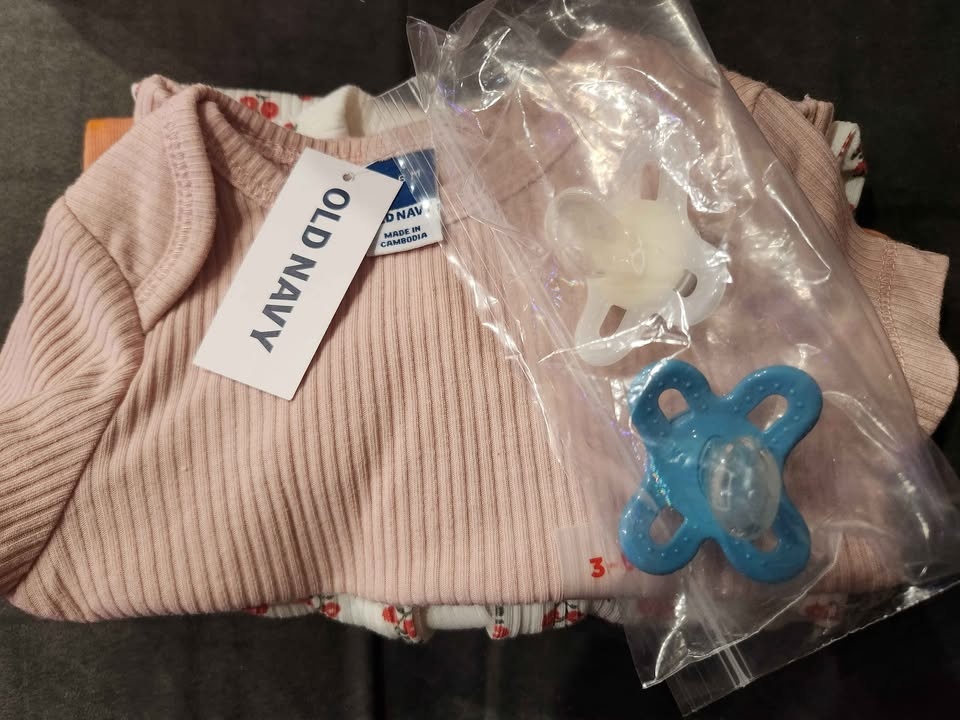 Baby Bodysuits & Sleepers - photo 2