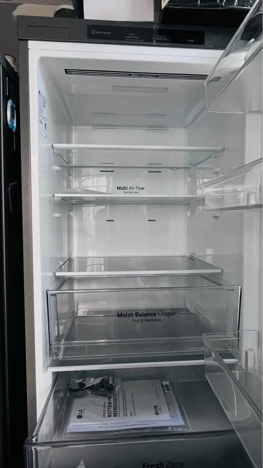 BRAND NEW LG Stainless Steel Fridge - photo 4