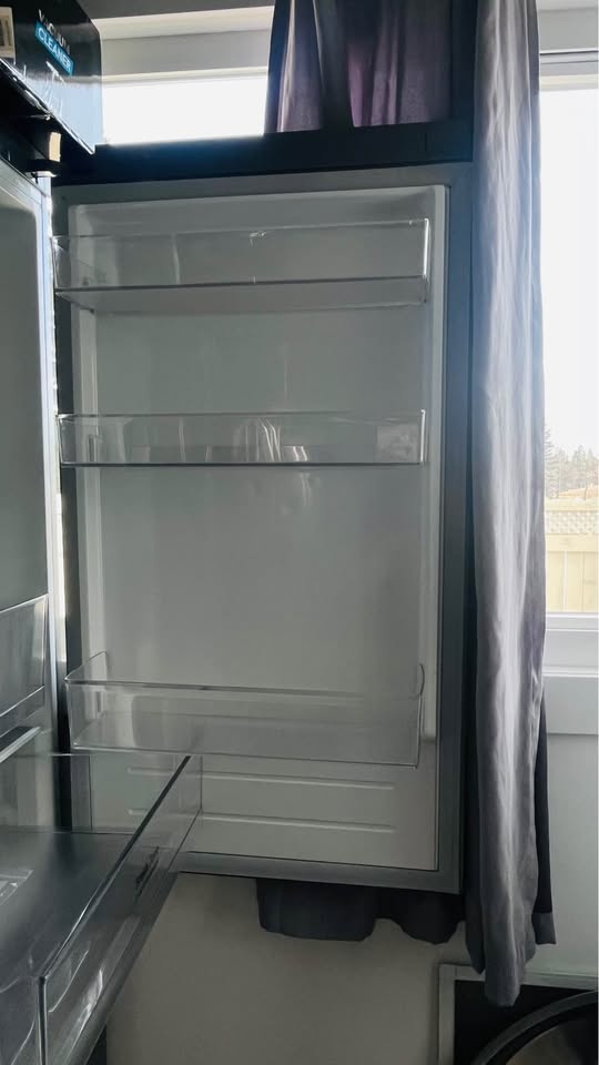 BRAND NEW LG Stainless Steel Fridge - photo 5