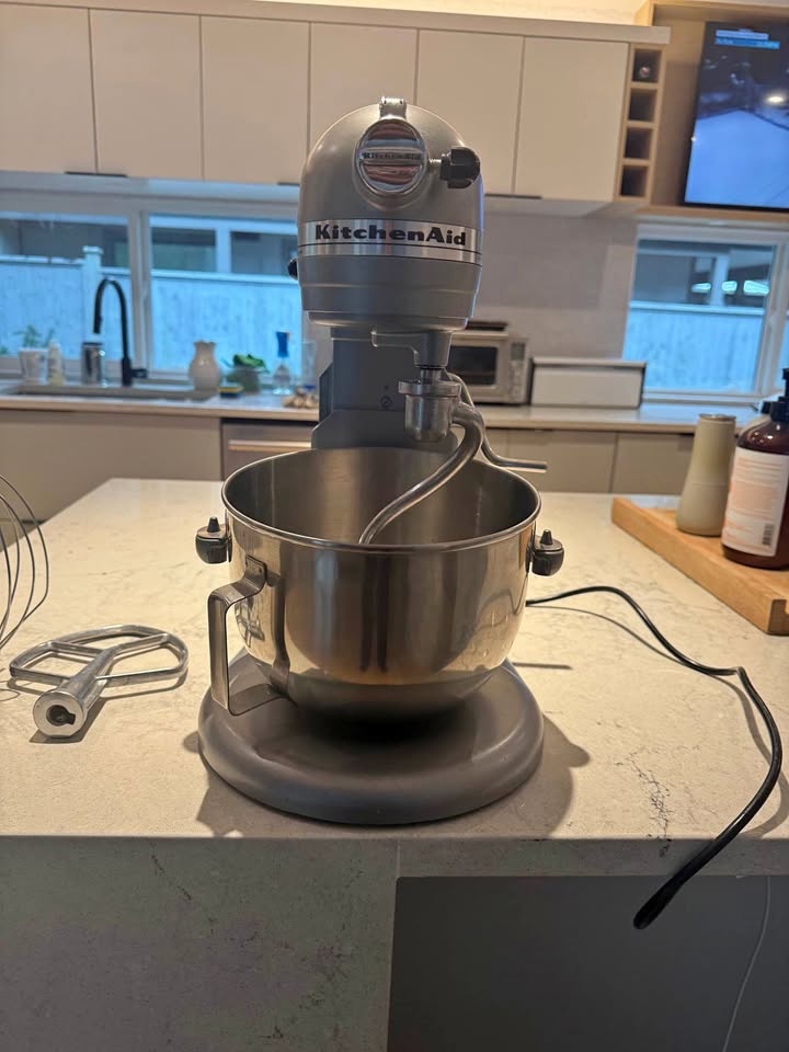KitchenAid Professional HD Stand Mixer – Bowl Lift – Excellent C