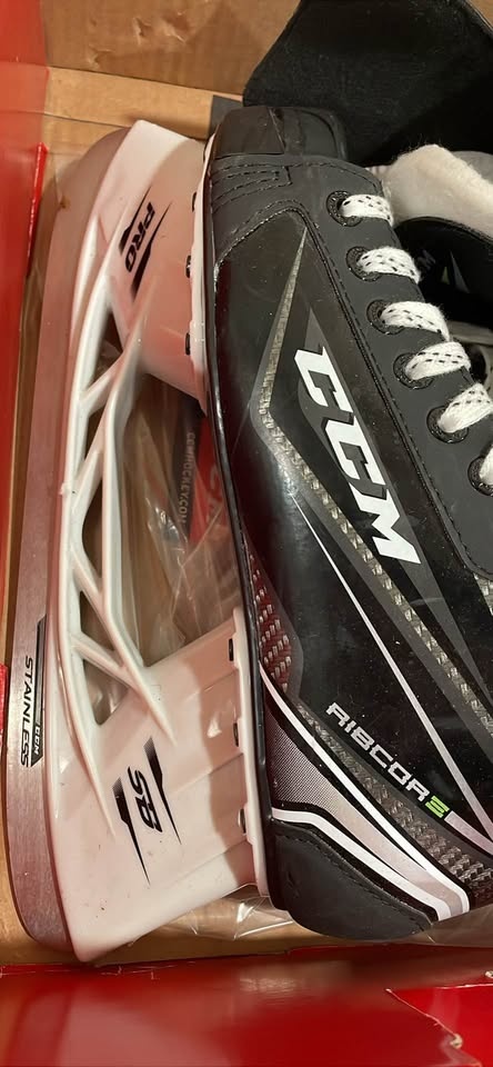 CCM Ribcor 5 Rib Pro 2 Hockey Skates US 7 / Shoe 8.5 - photo 3