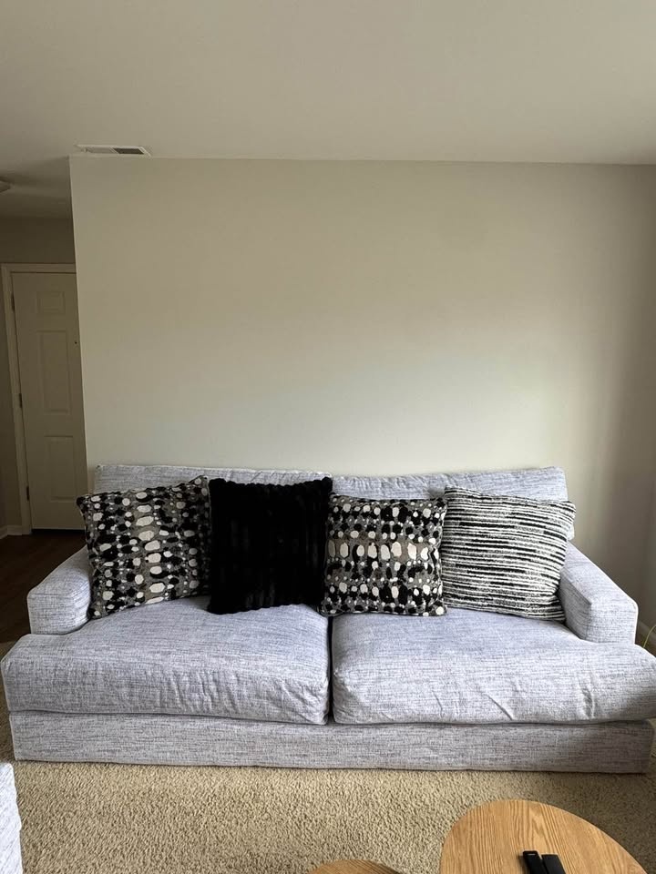 Living Room Set - Sofa, Loveseat, Chair - photo 4