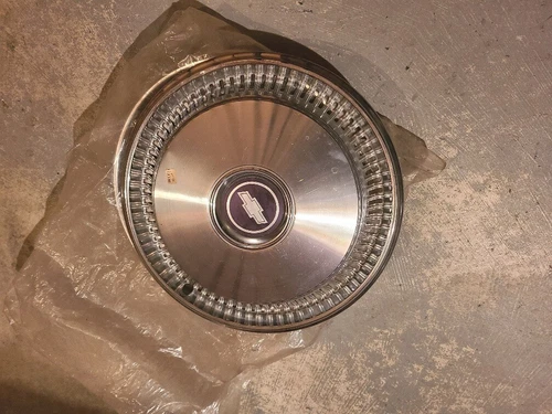 Vintage Chevrolet Hubcaps - Set of 4 - photo 3