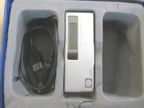 LECTEUR MP3 PLAYER FM Transmitter Bundled w/ original box- Works - photo 3