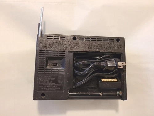 Vintage Panasonic AM-FM Radio RF-537 (Tested) - photo 2