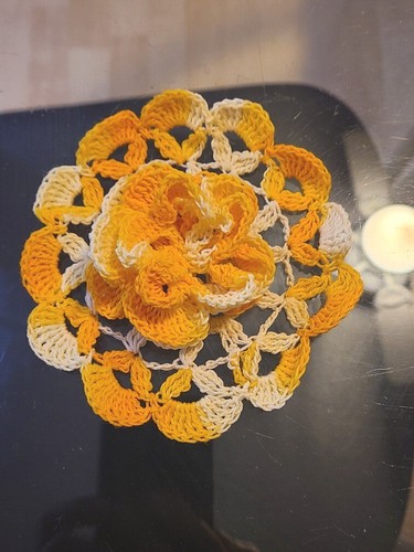 Vintage Hungarian Handmade Knitted Table Centerpiece - photo 2