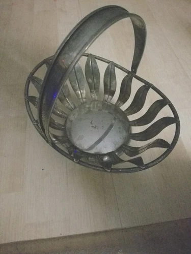 Vintage Oval Metal Fruit Basket w/ Handle - photo 2