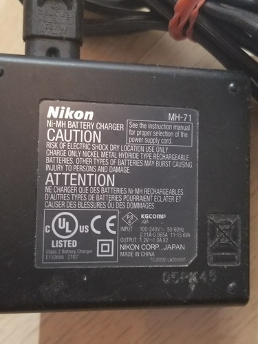 NIKON Coolpix Genuine original Ni-MH Battery Charger Model MH-71 - photo 3