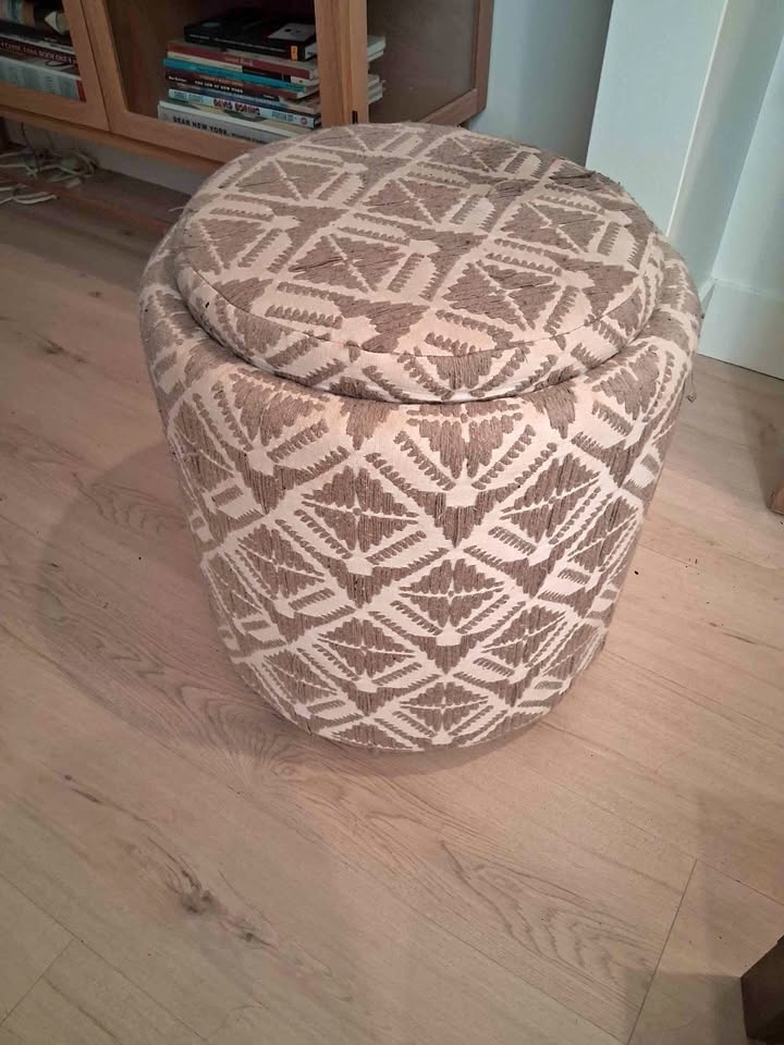 Free Upholstered Stool