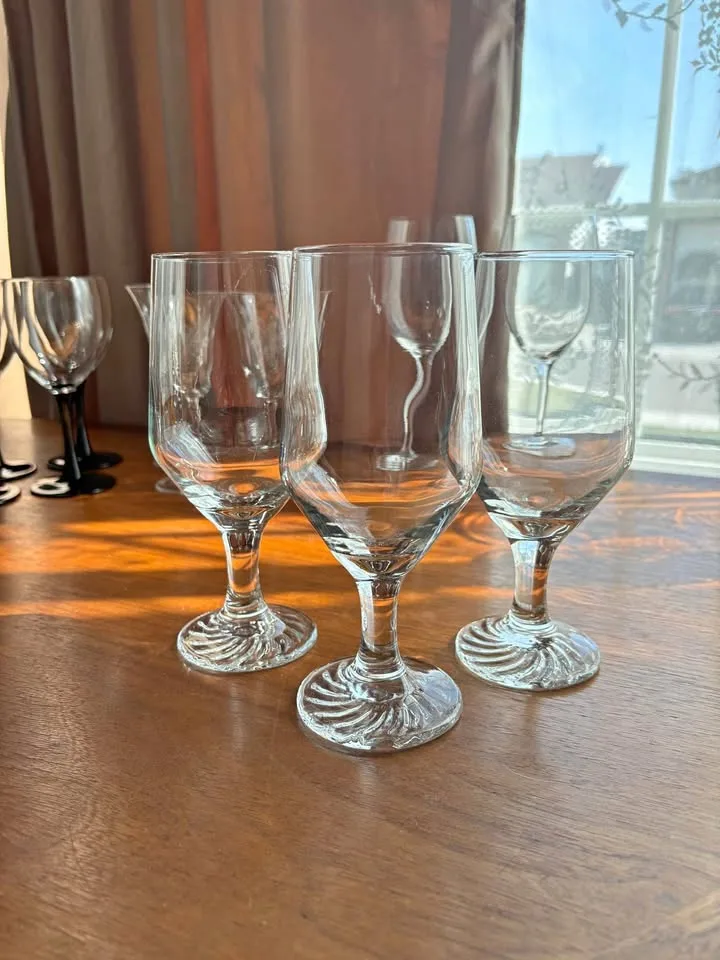 Set of 3 liquor/wine glass thumbnail