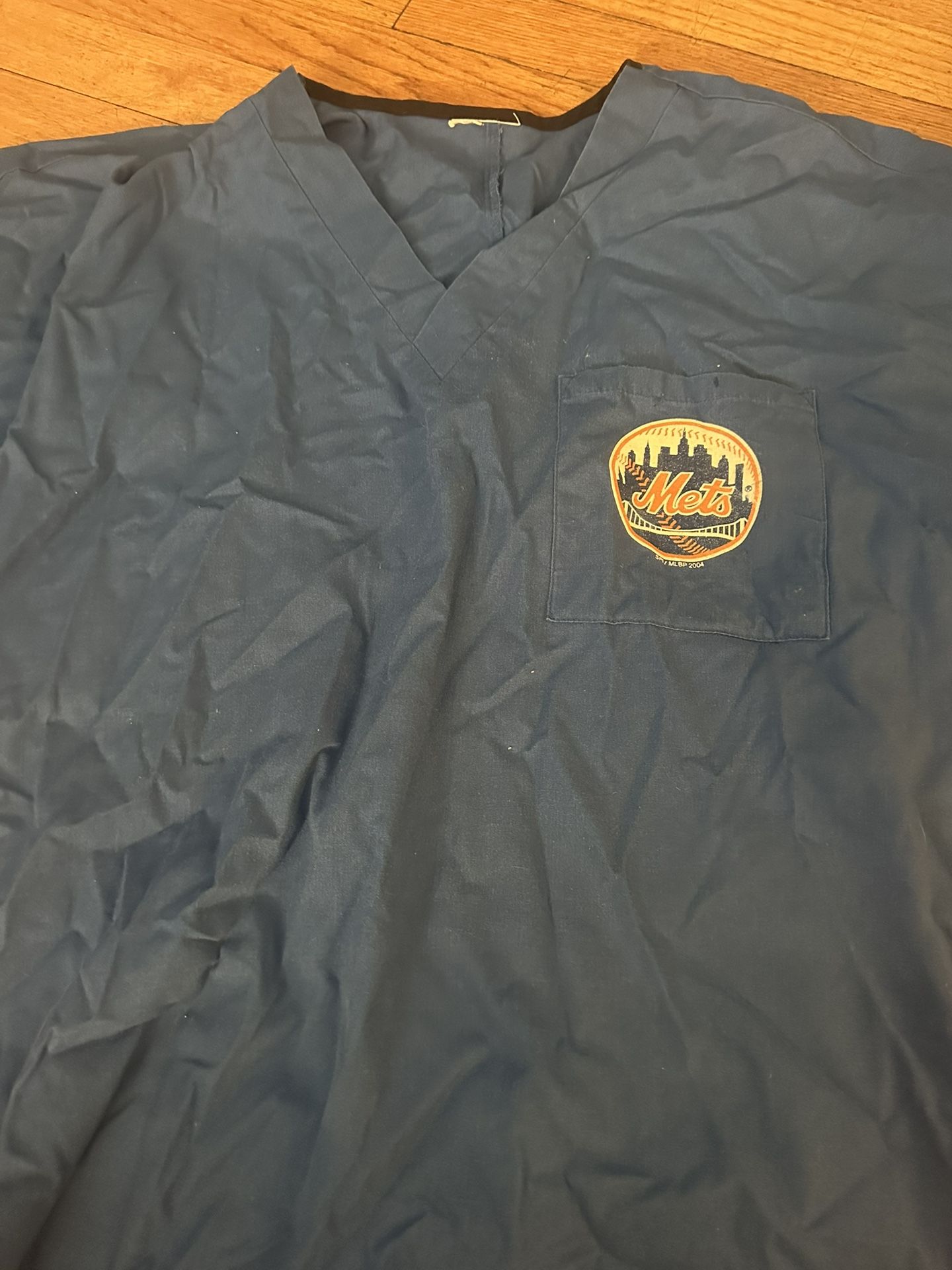 Women’s Scrub Top Small Mets