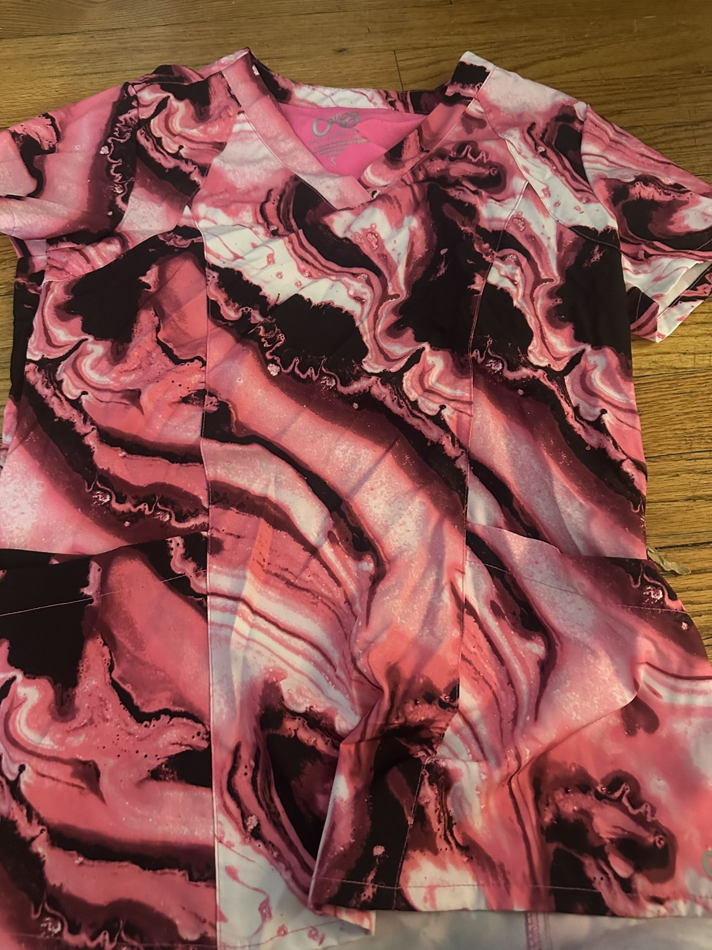 Women’s Scrub Top Small. Pink