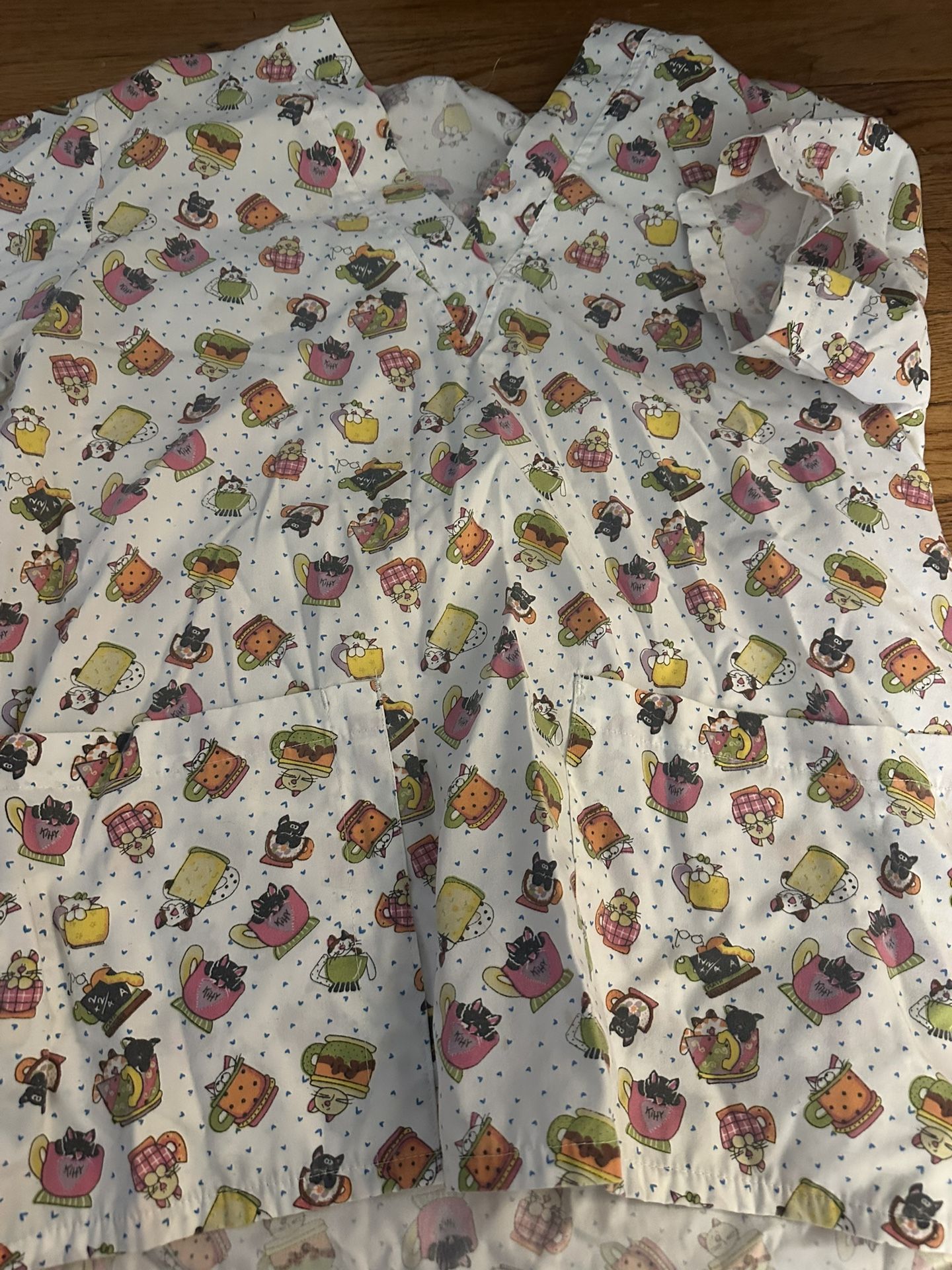 Women’s Scrub Top Small Cats In Cups