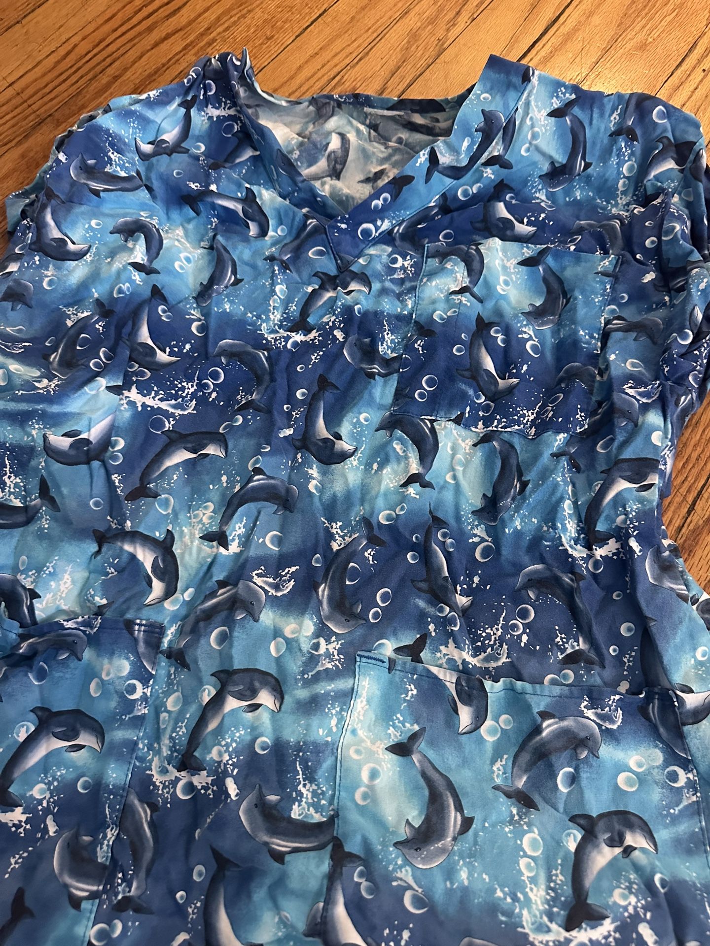 Women’s Scrub Top Small Dolphins