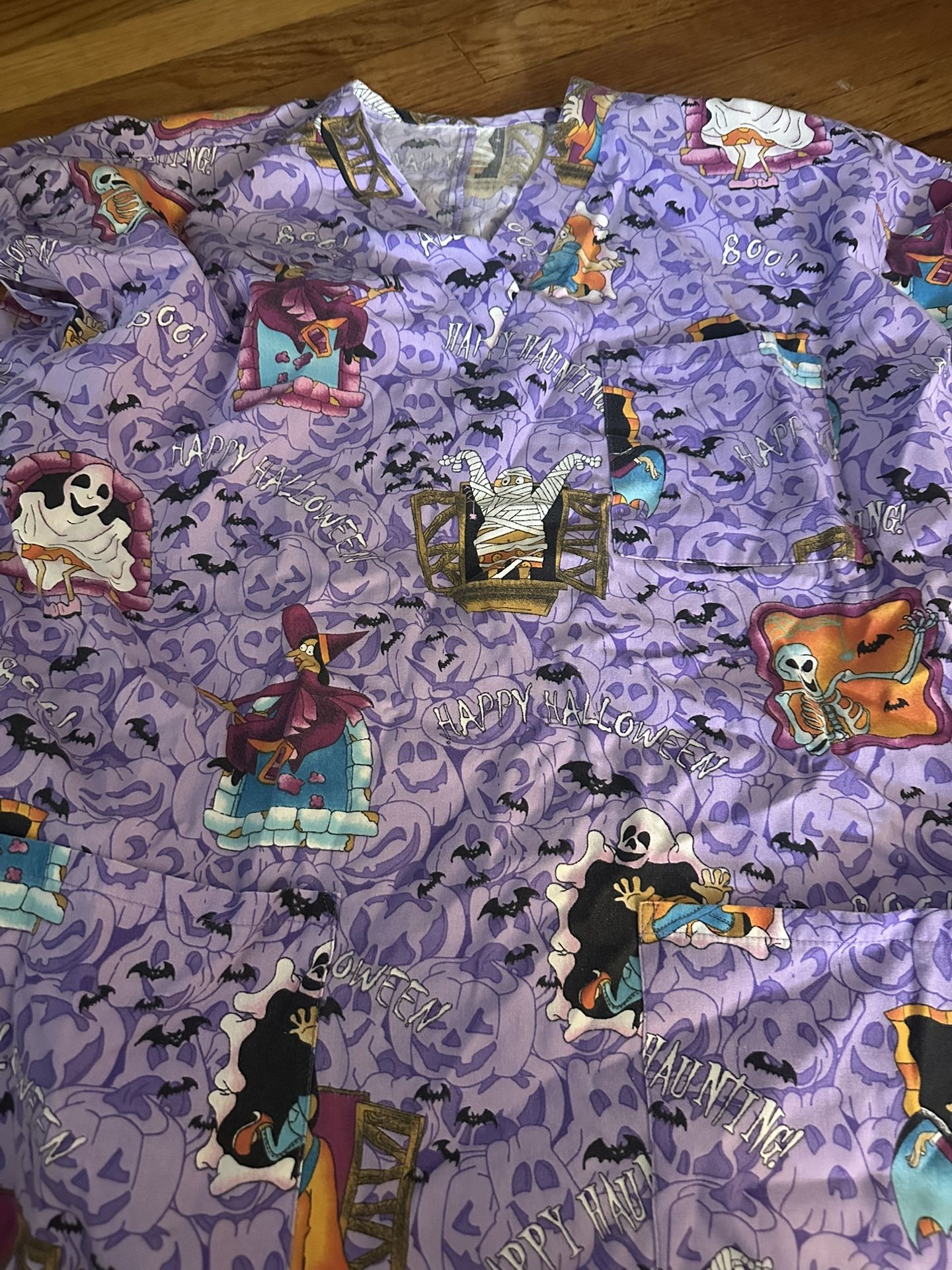 Women’s Scrub Top Small Halloween