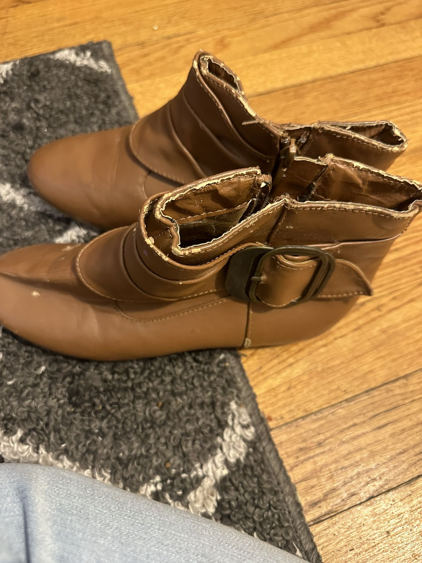Women’s Shoes Size 6