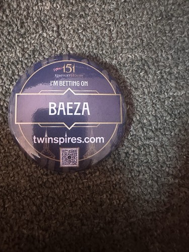 Baeza Derby Runner Button