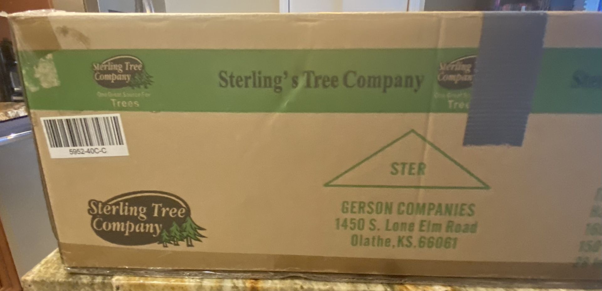 Sterling's 4' Christmas Tree Hard Needle Pine Deluxe Cashmere - photo 3