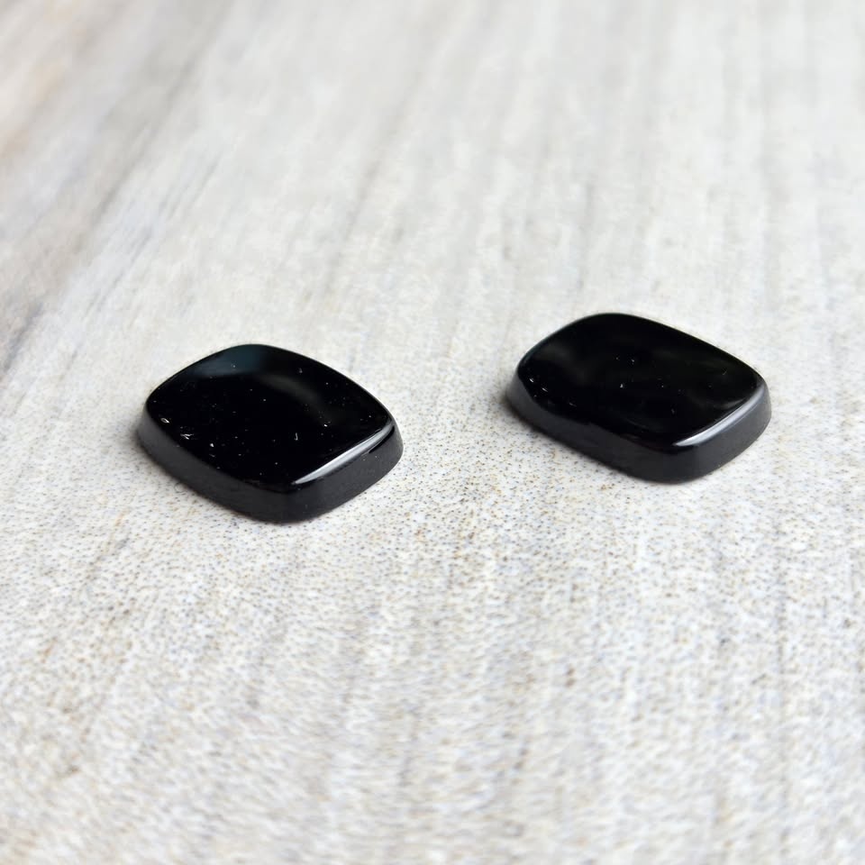 Onyx flat cabs.
