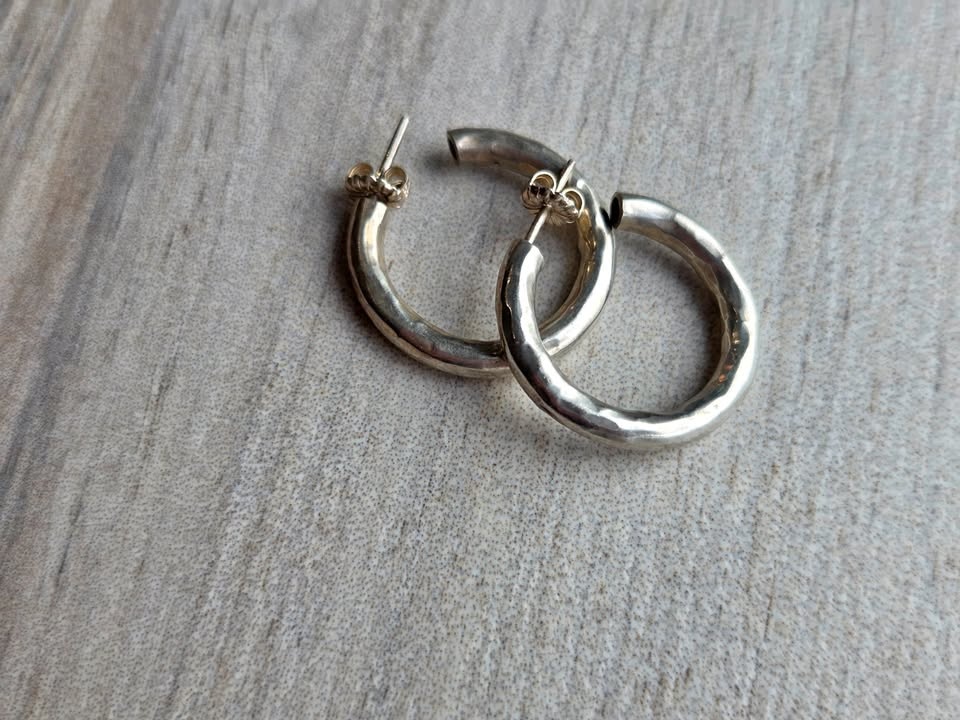 ✨ Sterling Silver Hammered Hoop Earrings ✨