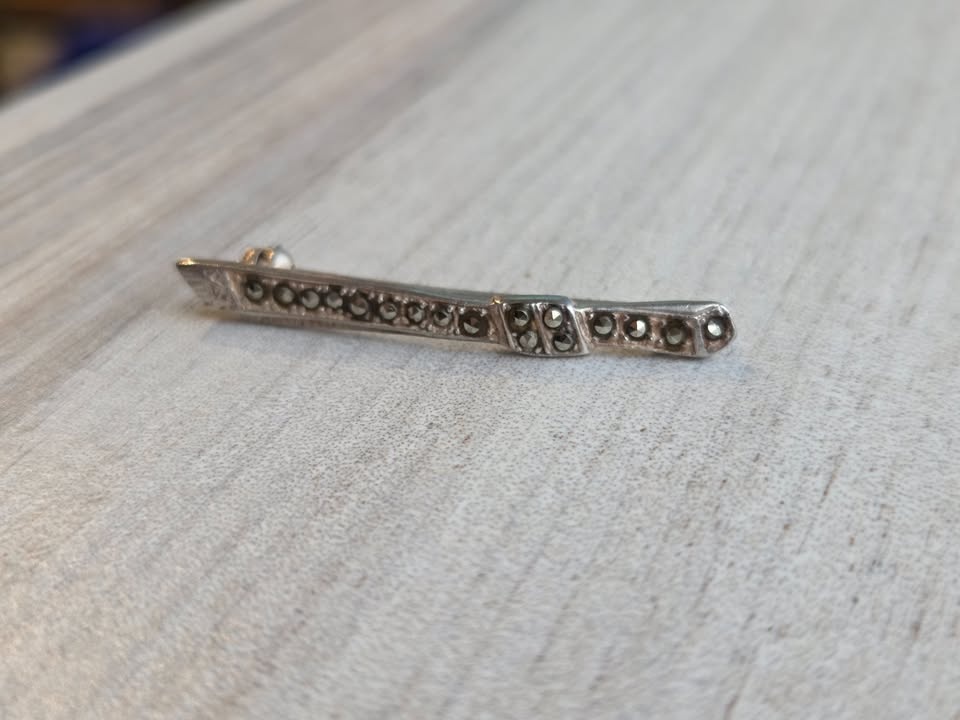 Vintage Sterling Silver & Marcasite Bar Brooch - photo 3