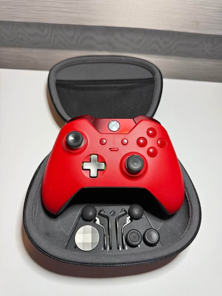 Xbox Elite Controller Red with Case + Accessories