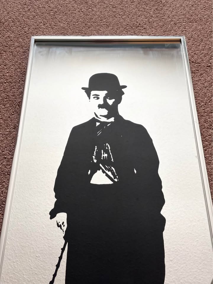 Vintage Charlie Chaplin Mirror by Stamford Art Mfg - photo 4
