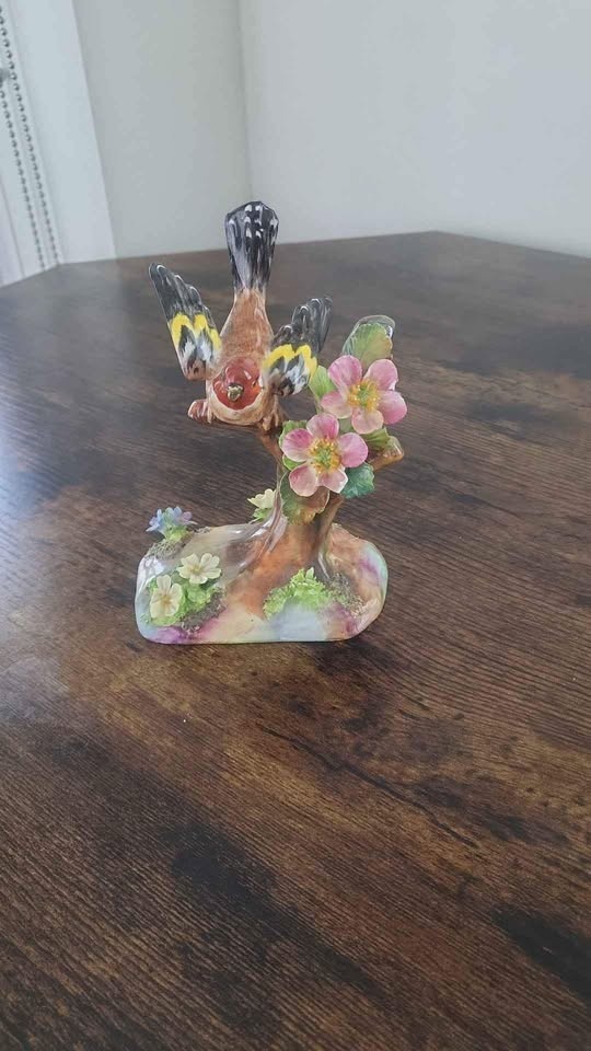 Crown Staffordshire JT Jones Porcelain Bird Figurine - Bone Chin