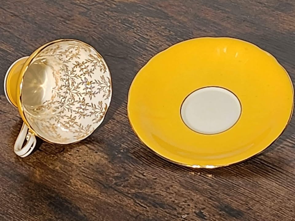 Vintage Aynsley Tea Cup & Saucer - Yellow w/ Gold Trim - photo 2