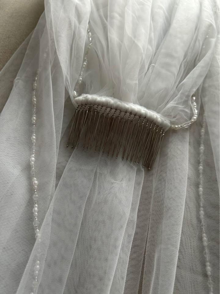 Pearl beaded Veil Soft white - photo 4