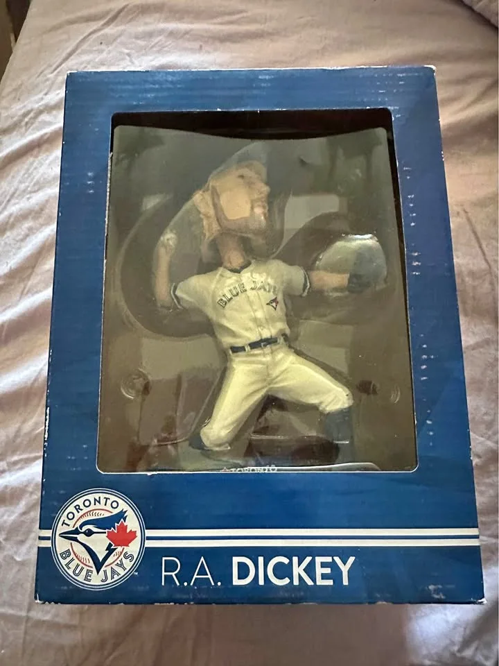 RA Dickey Bobble Head thumbnail