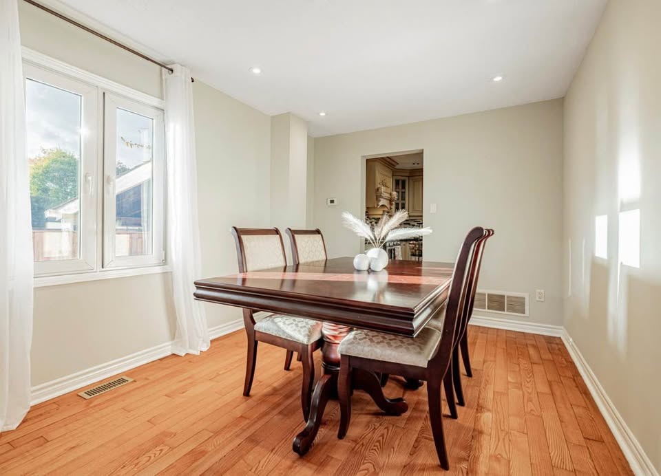 4 Beds 3 Baths - House - photo 5