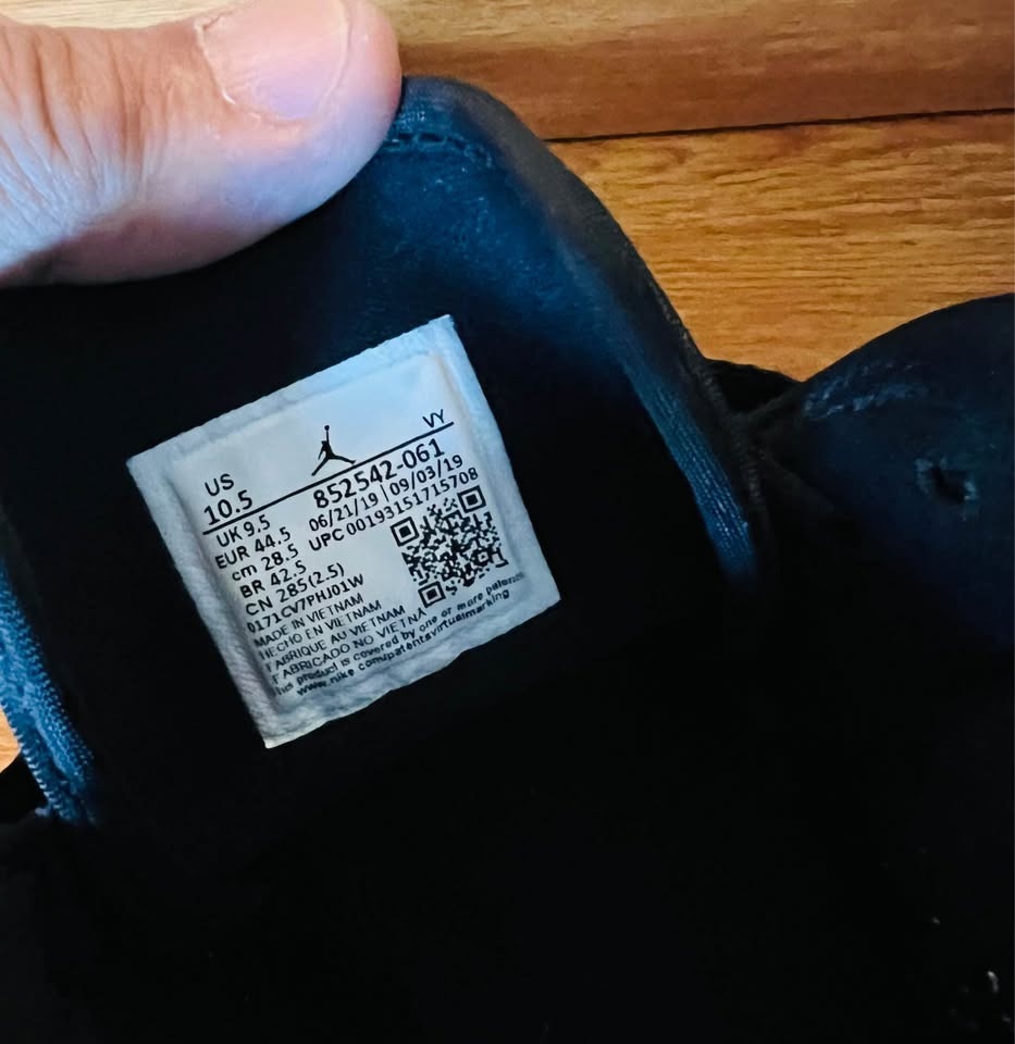 Nike Shoes - photo 3