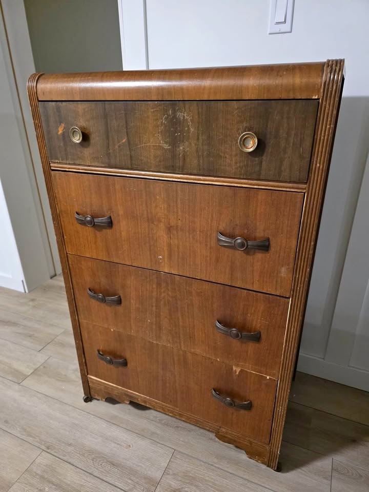 Vintage 4 Drawer Wood Dresser – Solid & Sturdy