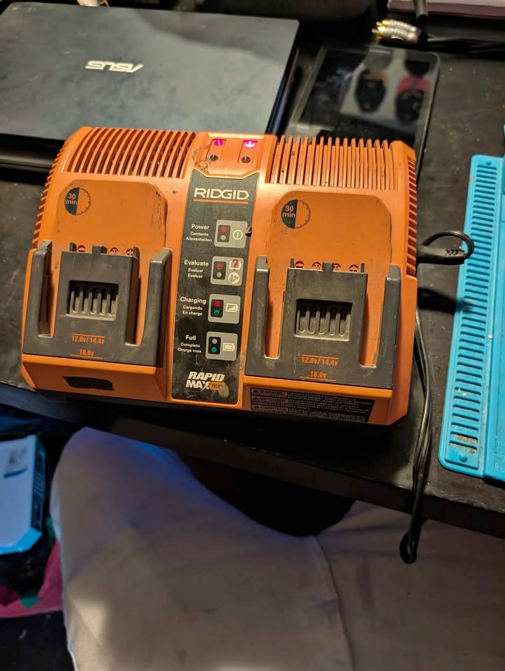 Rigid Rapid Max Twin Battery Charger
