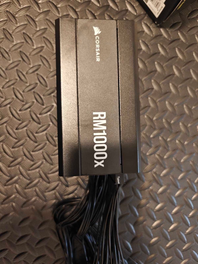 Corsair RM1000x 1000W ATX 3.1 Power Supply - photo 3