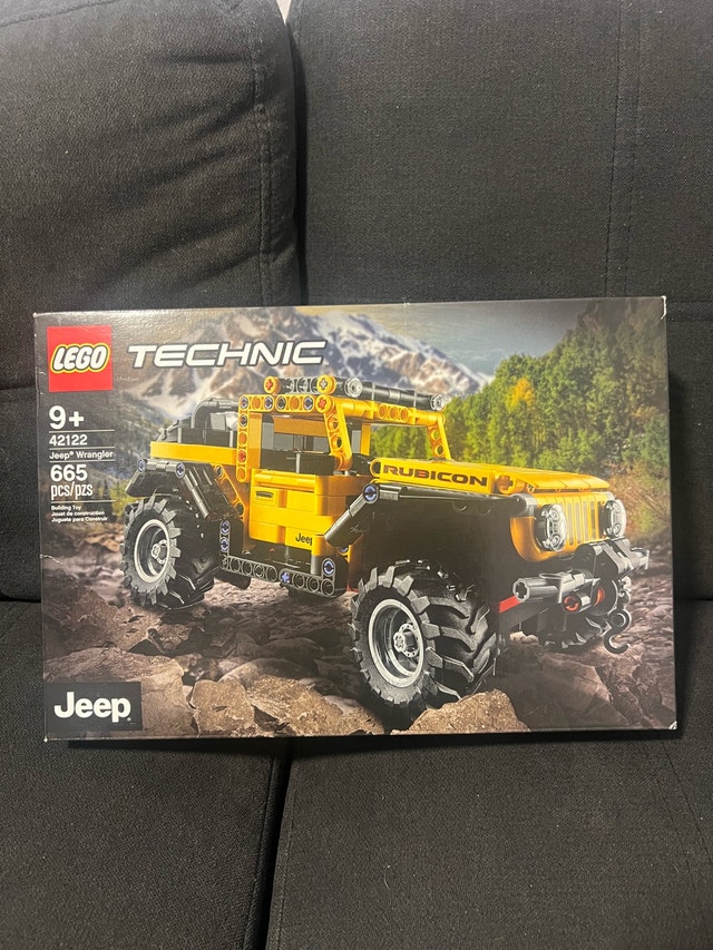 NEW IN BOX LEGO JEEP WRANGLER UNOPENED