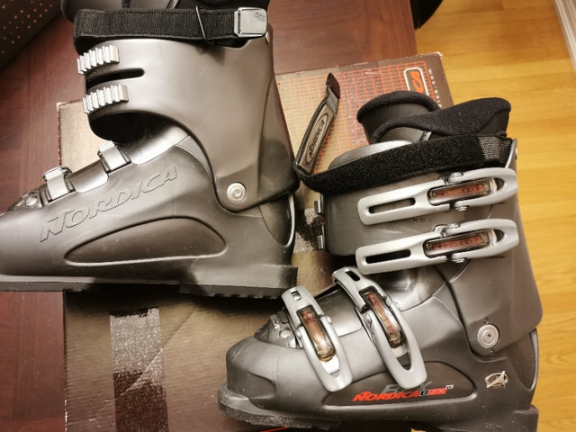 Like new Nordica BZX Ski boots, ladies' size 24.5 Silver Gray - photo 5