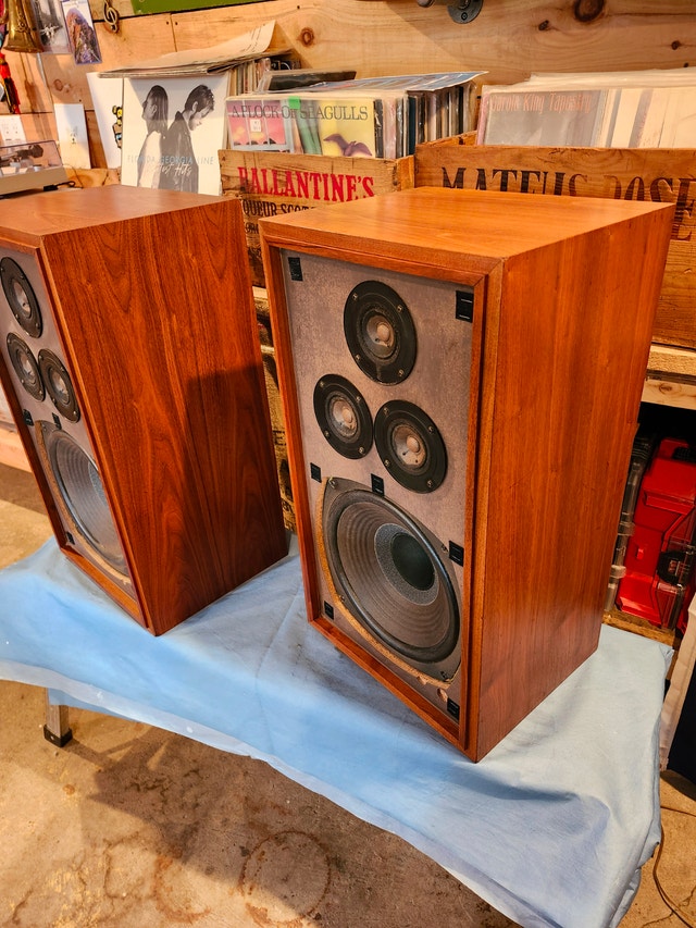 Realistic Speakers Optimus 5B