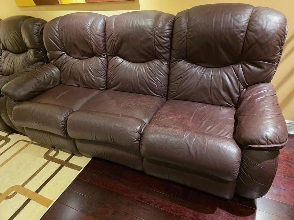 La-Z-Boy Recliner Sofa Set + Coffee Table - photo 2