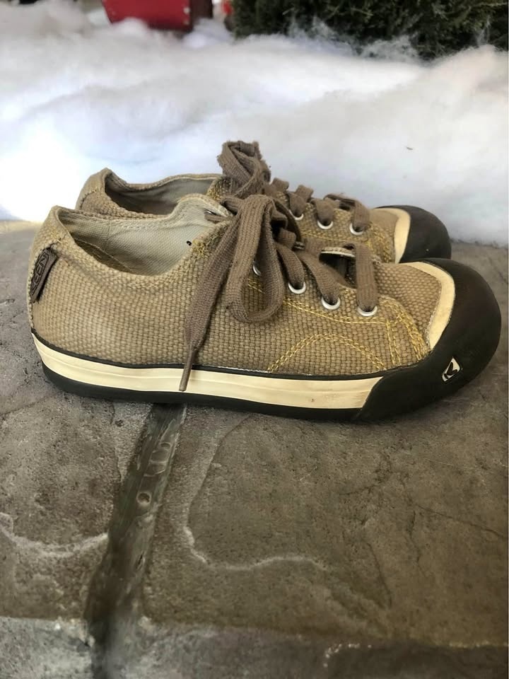 Kids Shoes Size 1