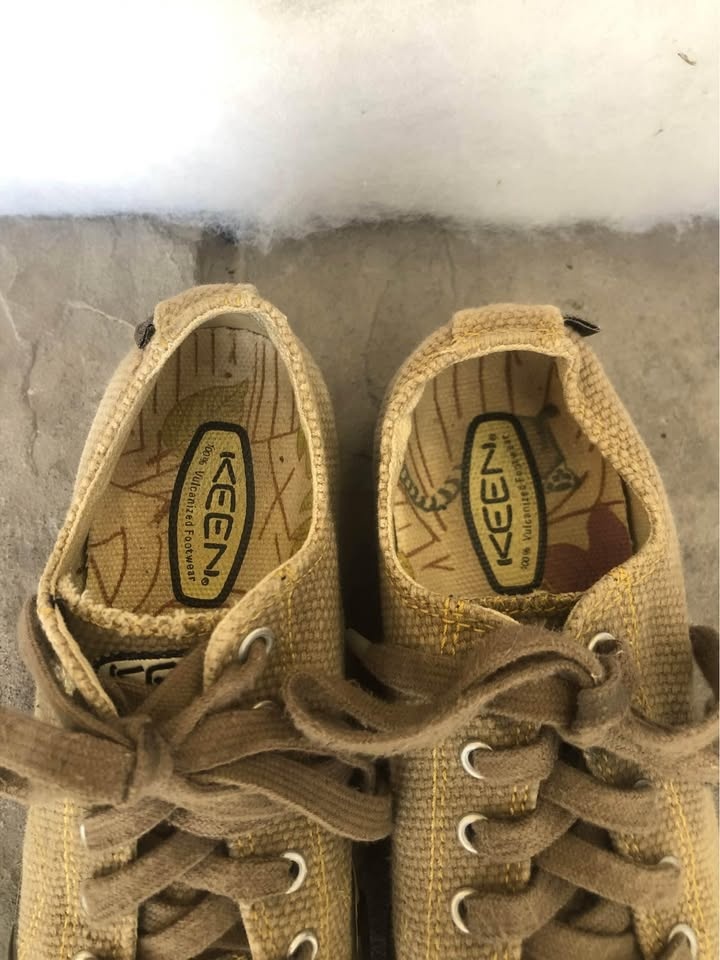 Kids Shoes Size 1 - photo 2
