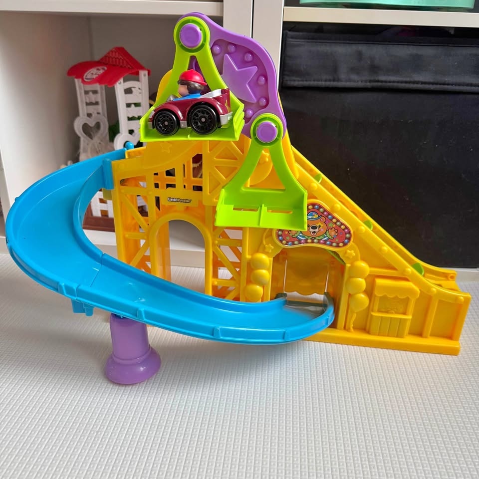 Fisher-Price Little People Wheelies Roller Coaster w/ car