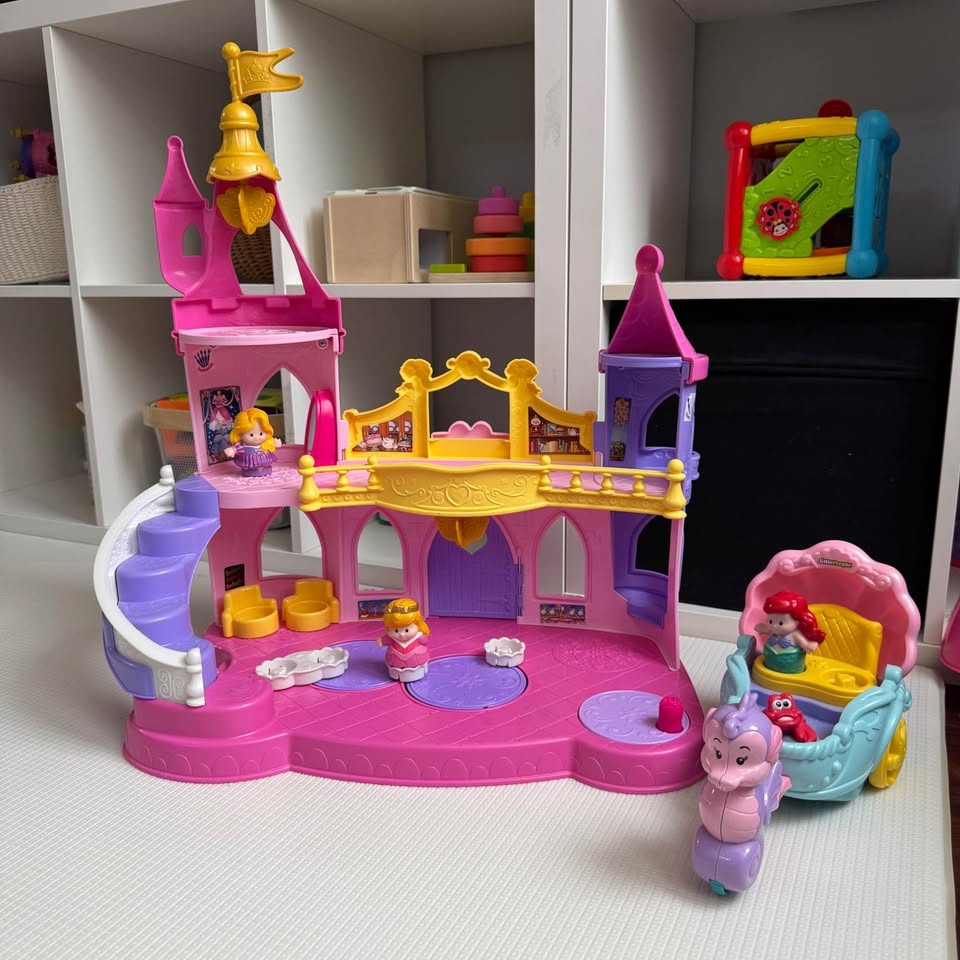Fisher-Price Little People Disney Princess Castle w/ Ariel’s Car