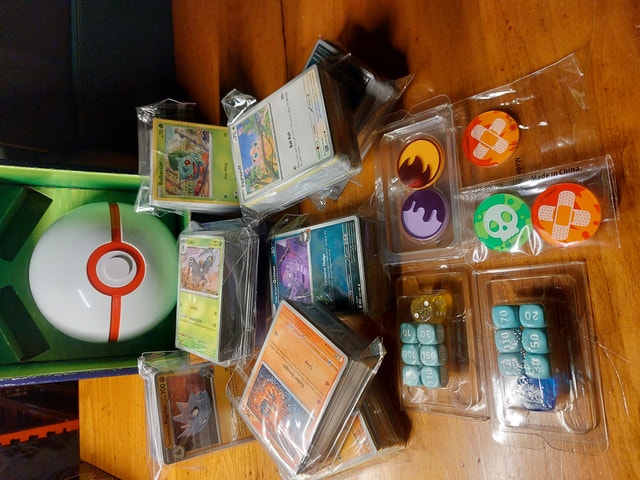 Pokemon Package 950+ Cards