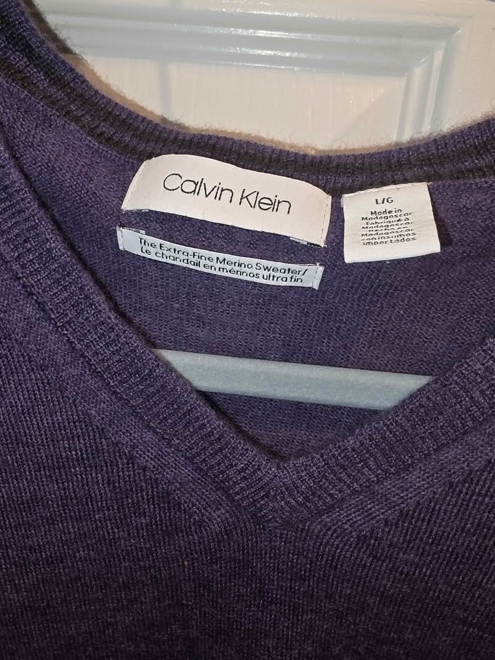 Calvin Klein Purple Merino V-Neck Sweater Large - photo 2