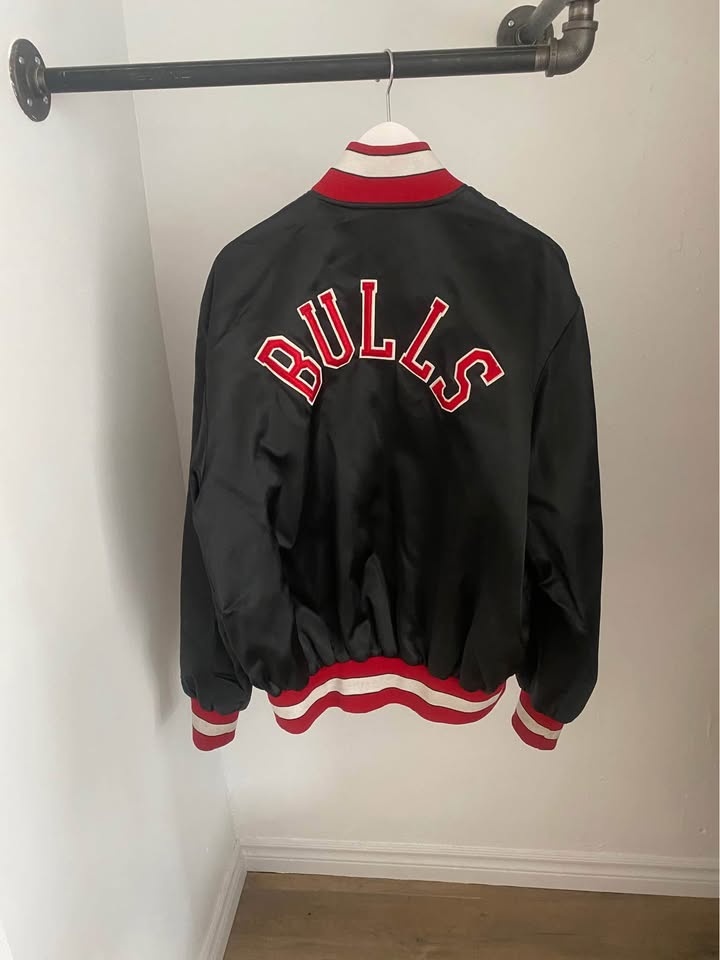 Chicago Bulls Early 90s Shain Satin Bomber Jacket - photo 2